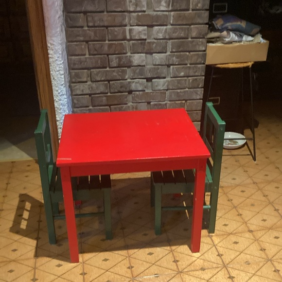 small old table WITH chairs for kids. COMES IN THE SET - Picture 7 of 8